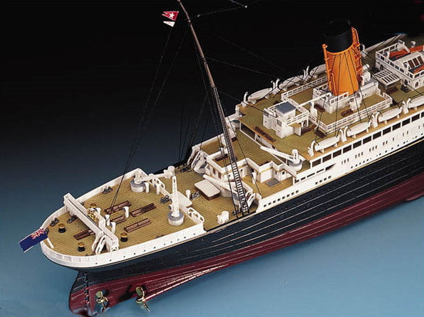 Academy MODEL SHIPS Academy 1/400 RMS Titanic Ocean Liner Kit
