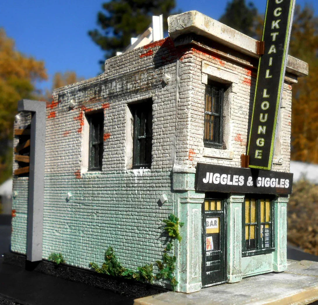 Downtown Deco Building - Kit Downtown Deco 2031 N Scale Jiggles & Giggles Cast Hydrocal Building Kit