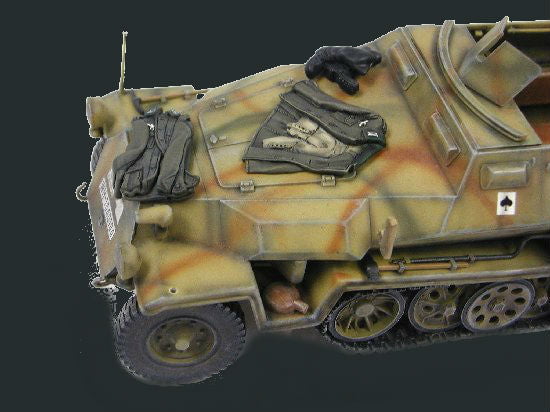 Dragon MILITARY MODEL Dragon 1/35 SdKfz 251 Ausf C Halftrack 1939-45 Re-Issue Kit