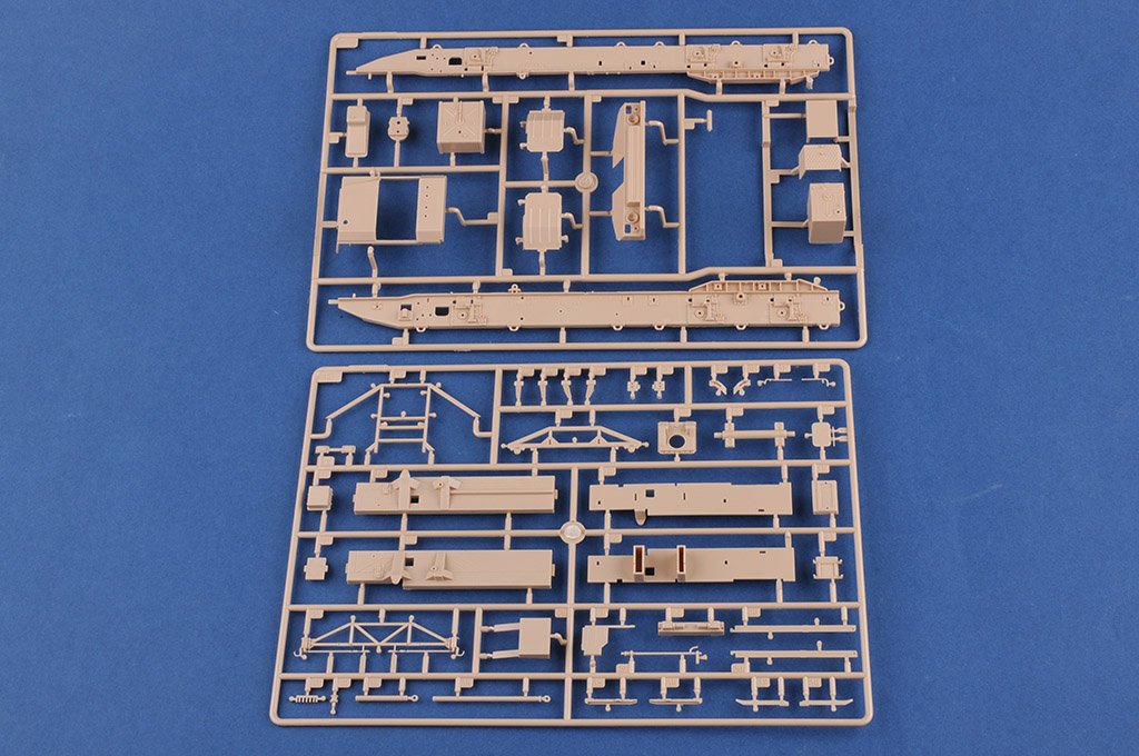 Hobby Boss MILITARY MODEL Hobby Boss 1/35 Russian BAZ-64022 w/5P85TE2 TEL S-400 Kit