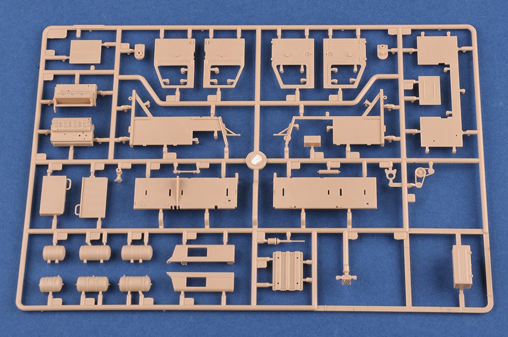 Hobby Boss MILITARY MODEL Hobby Boss 1/35 Russian BAZ-64022 w/5P85TE2 TEL S-400 Kit