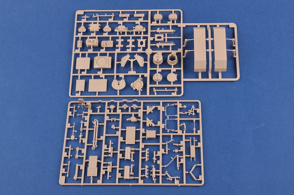 Hobby Boss MILITARY MODEL Hobby Boss 1/35 Russian BAZ-64022 w/5P85TE2 TEL S-400 Kit