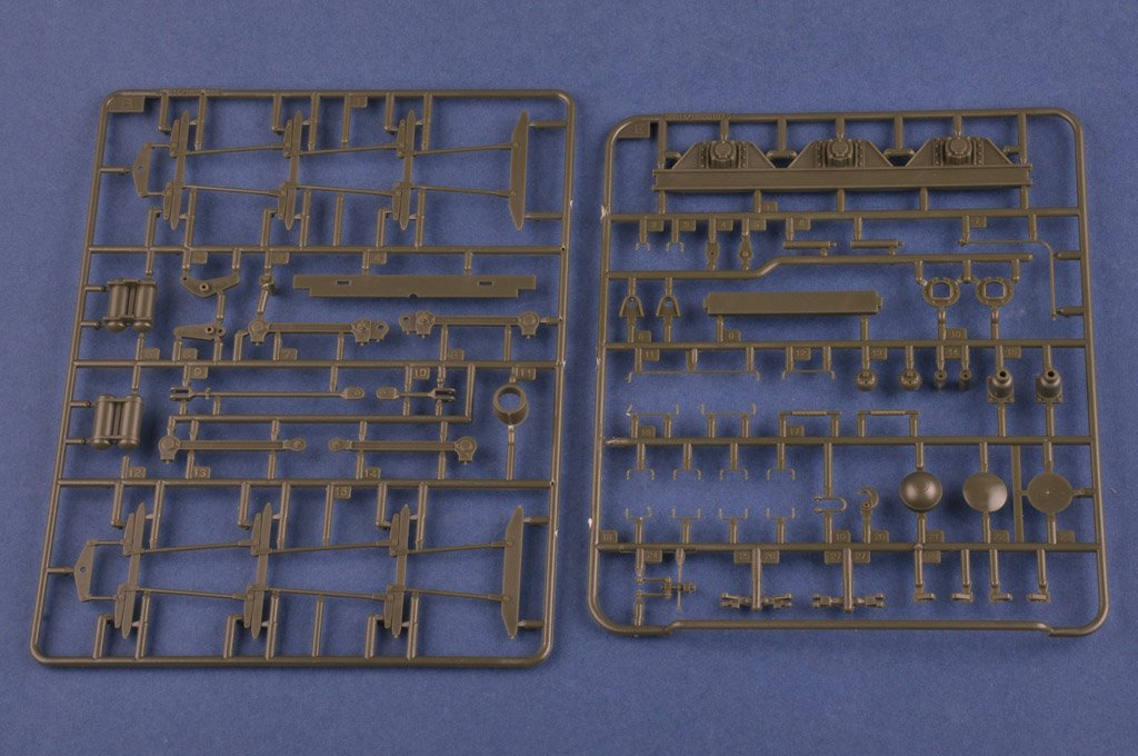 Hobby Boss MILITARY MODEL Hobby Boss 1/35 Soviet MBV-2 (Late KT-28 Gun) Kit