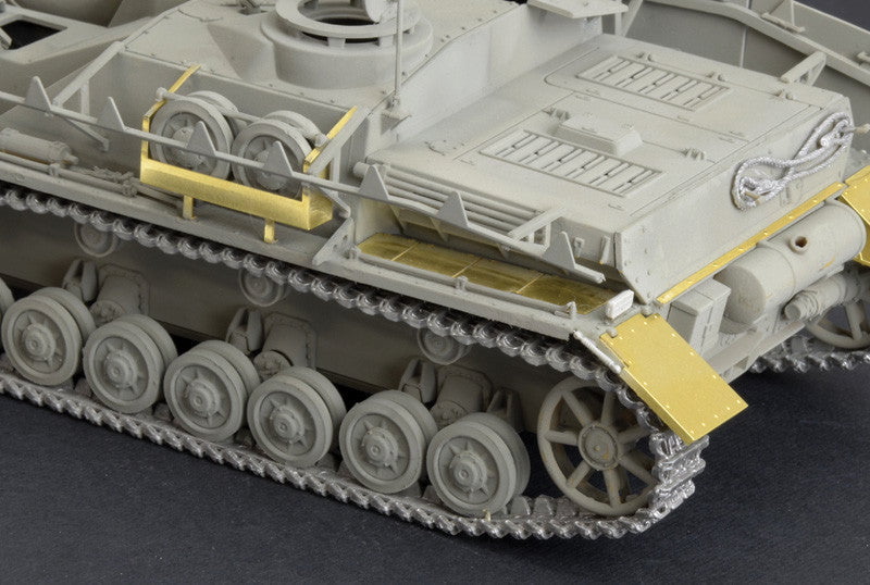 Italeri MILITARY MODEL Italeri 1/35 SdKfz 167 StuG IV Tank Kit
