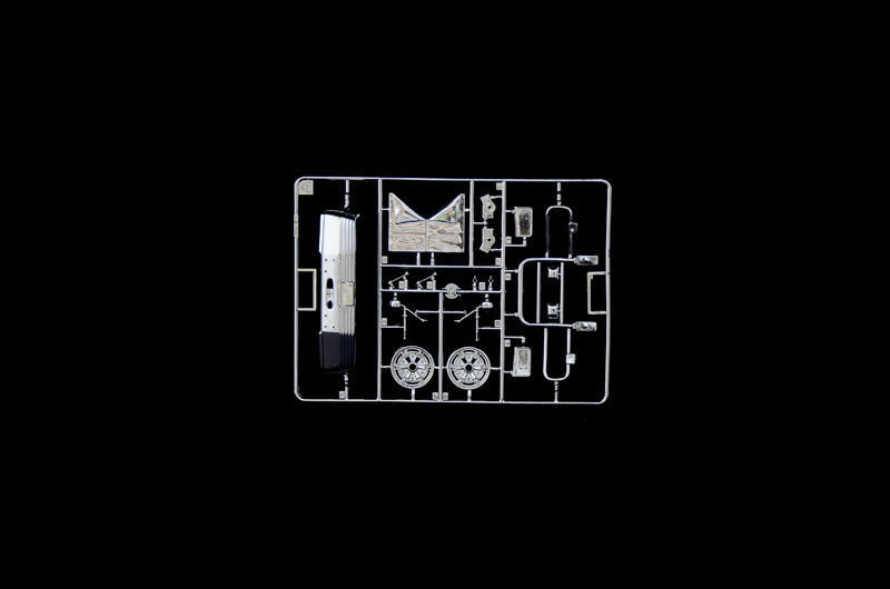 Italeri MODEL CARS Italeri 1/24 Freightliner FLD 120 Special Tractor Cab Kit