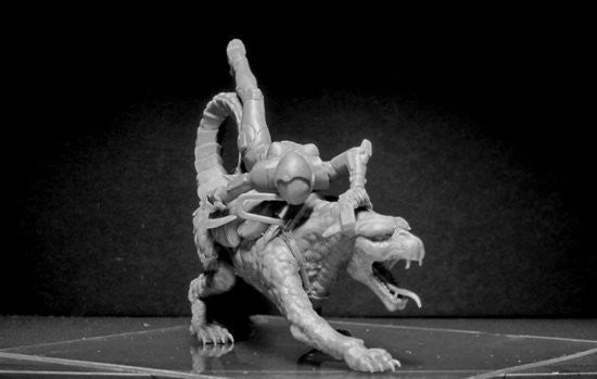 Master Box MILITARY MODEL Master Box Ltd 1/24 World of Fantasy: Graggeron & Halseya Female Warrior Lying on Animal Kit