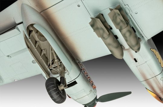 Revell Germany MODEL AIRCRAFT Revell Germany 1/32 Bf110C2/7 Zerstoyer Heavy Fighter Kit