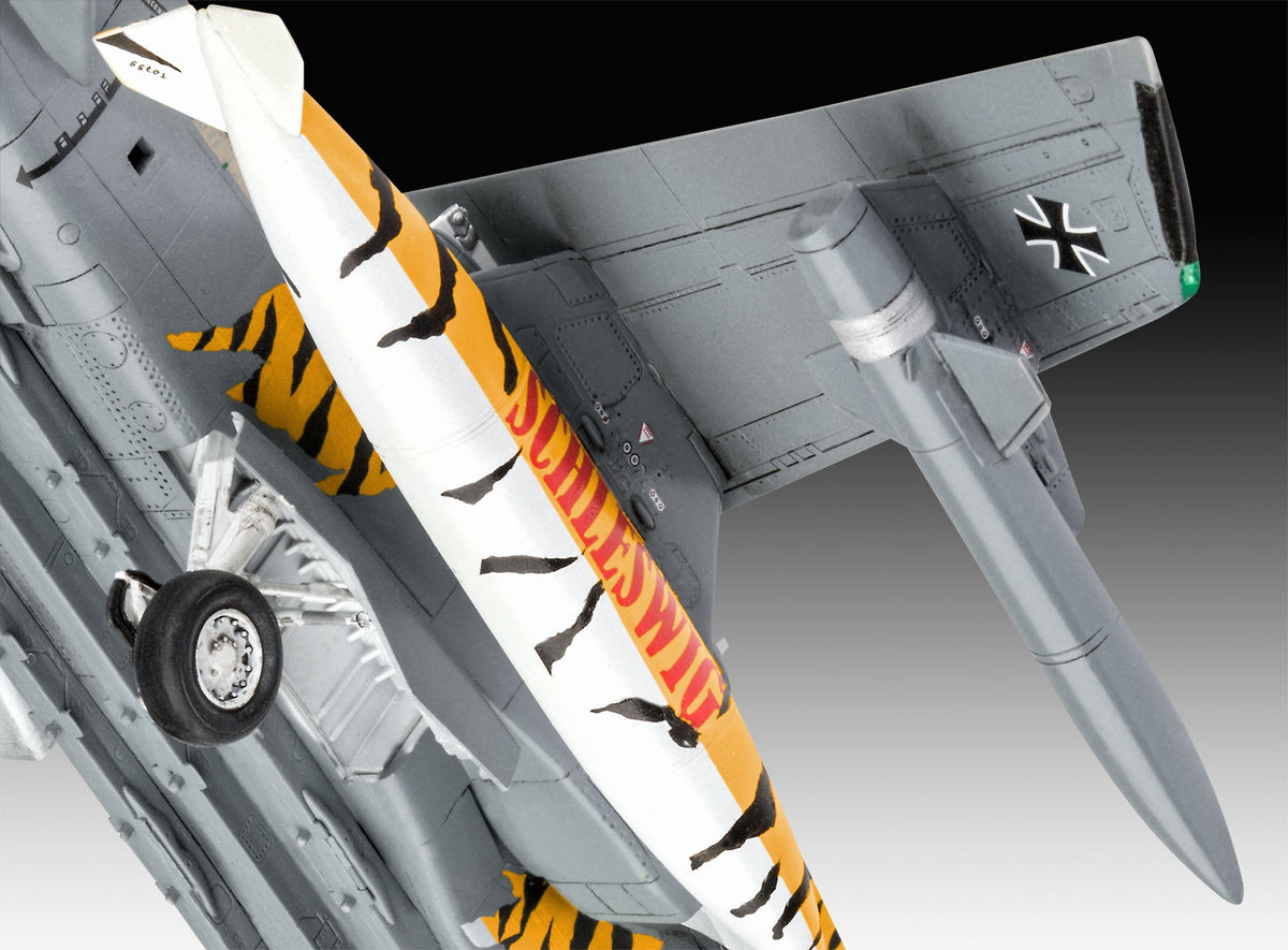 Revell Germany MODEL AIRCRAFT Revell Germany 1/72 Tornado ECR Tiger Meet 2018 Fighter Kit