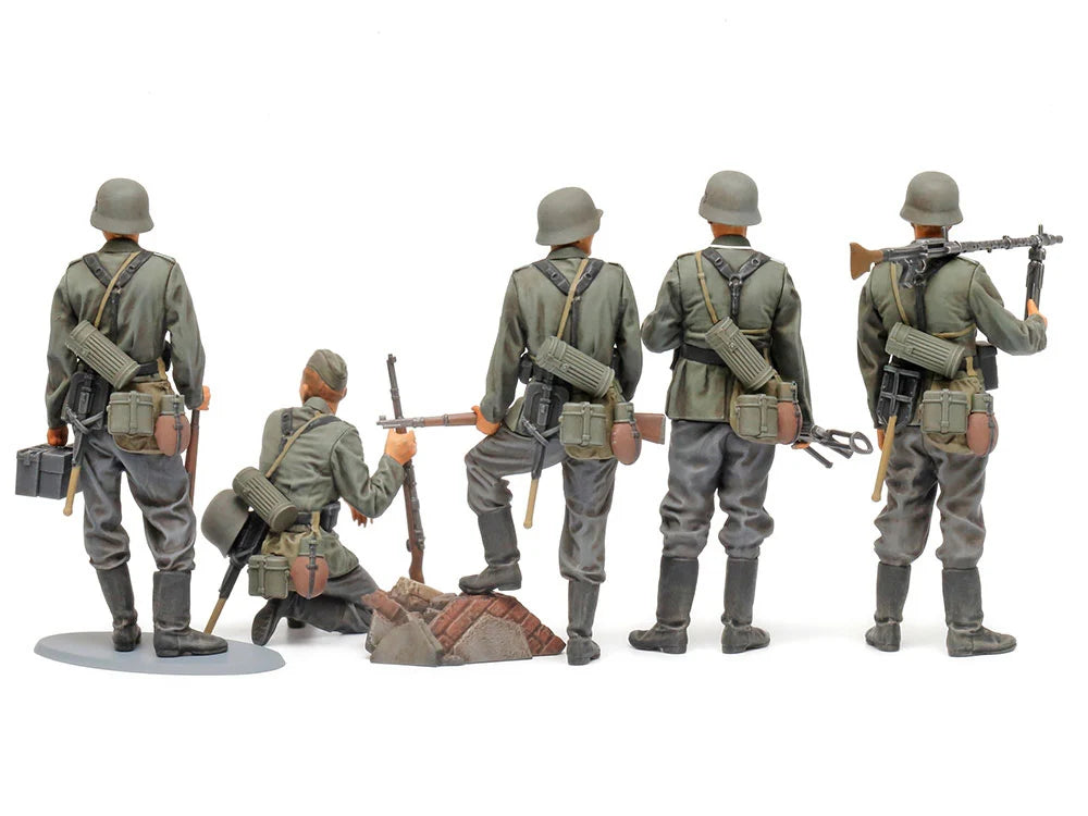 Tamiya 35371 1/35 German Infantry Set Mid-WWII