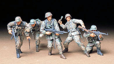 Tamiya MILITARY MODEL Tamiya 1/35 German Front-Line Infantry (5 Figures) Kit