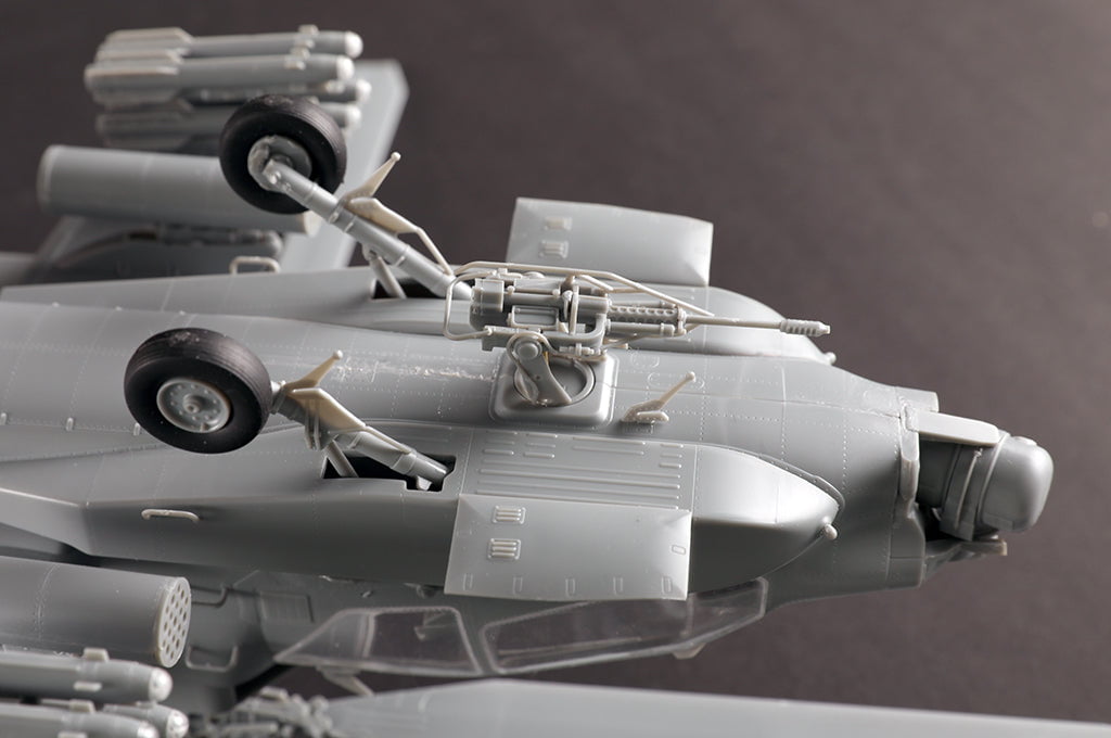 Trumpeter MODEL AIRCRAFT Trumpeter 1/35 AH64A Apache Late Attack Helicopter (New Variant) Kit