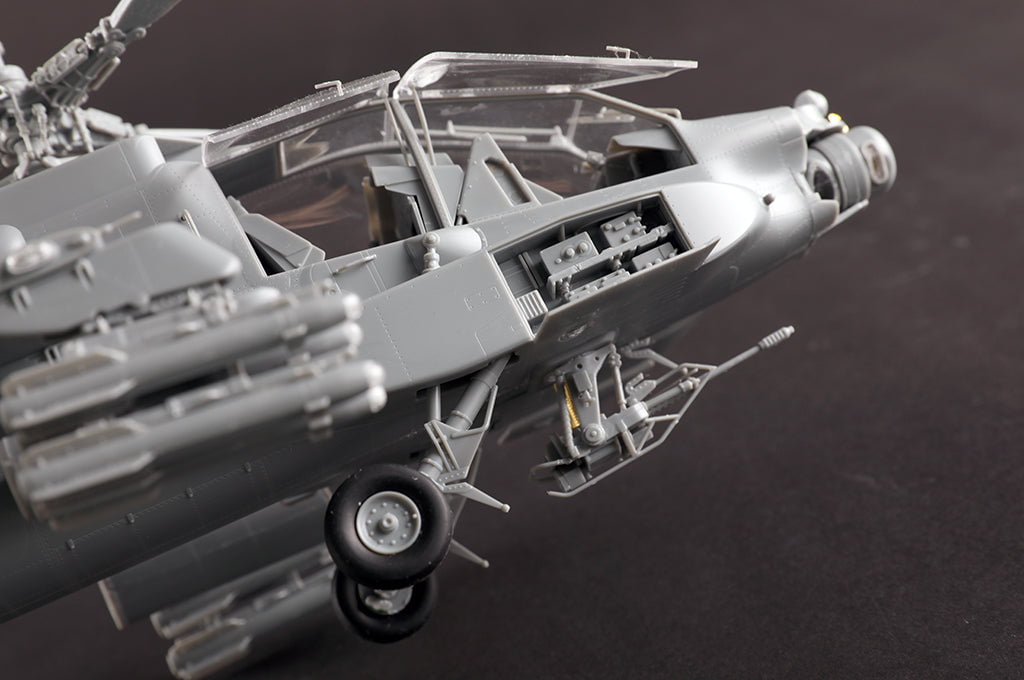 Trumpeter MODEL AIRCRAFT Trumpeter 1/35 AH64A Apache Late Attack Helicopter (New Variant) Kit