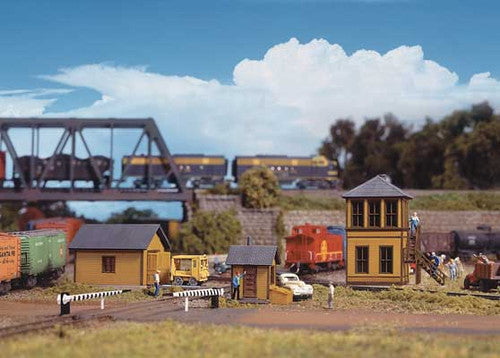 Walthers Cornerstone Walthers 933-3852 Trackside Structures Set N Scale