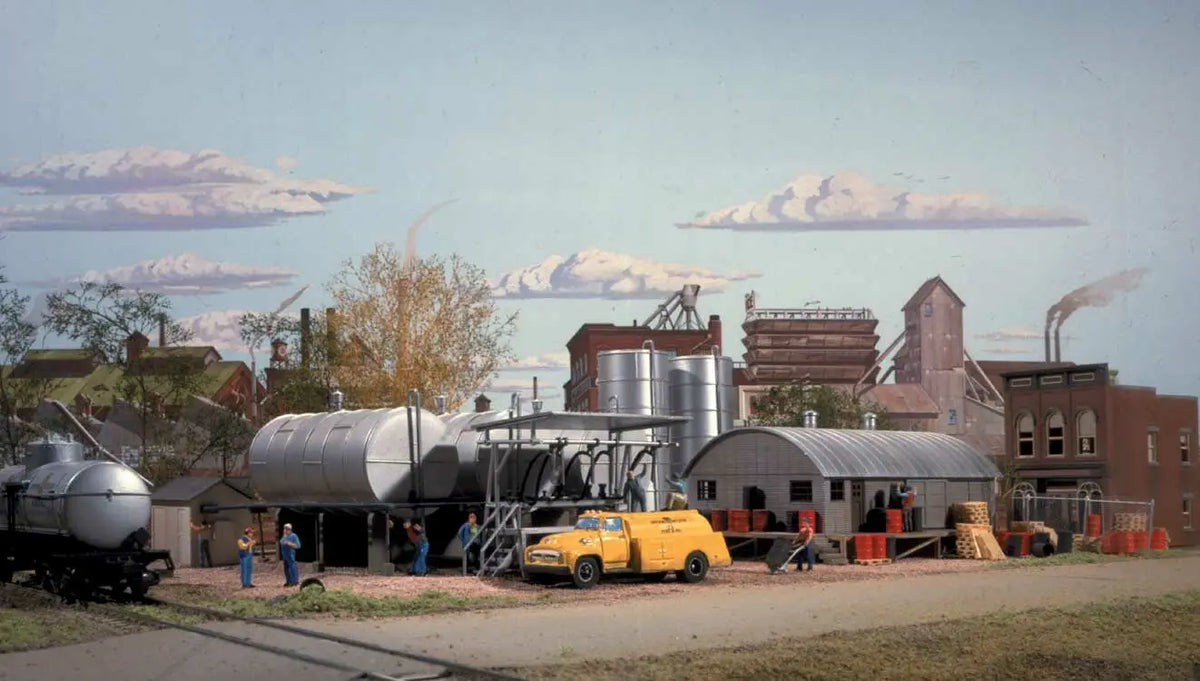 Walthers Cornerstone Walthers Cornerstone Interstate Fuel & Oil Co. (HO Scale) Part# 933-3006