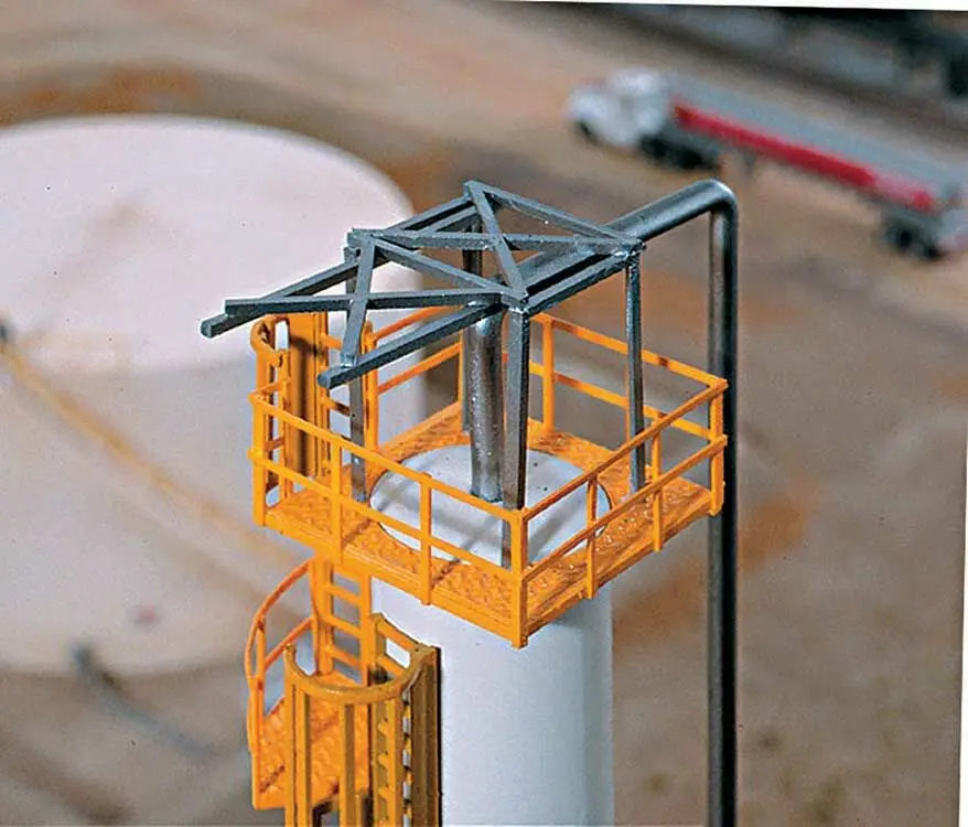 Walthers Cornerstone Walthers Cornerstone United Petroleum Refining - Kit (HO Scale) Part# 933-3705