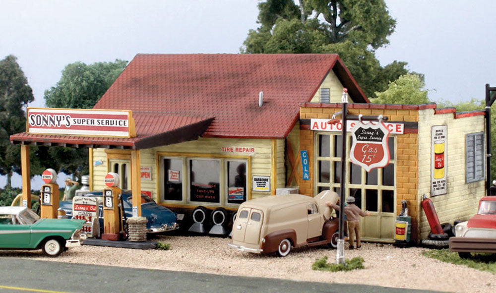 Woodland Scenics Woodland Scenics 5203 N Scale Pre-Fab Sonny's Super Service Kit DPM Kit