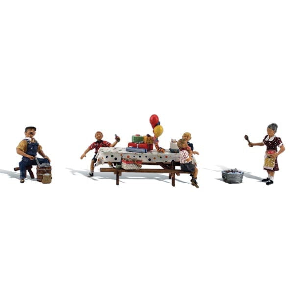 Woodland Scenics Woodland Scenics HO Scale Backyard Birthday