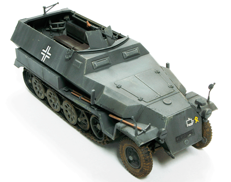 AFV Club MILITARY MODEL AFV Club 1/48 German SdKfz 251/1 Ausf C Halftrack Kit