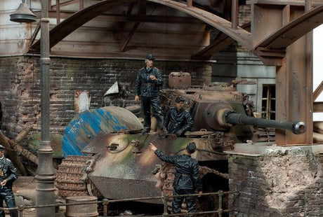 AKI Books MODEL PAINTS AKI Books - Armour & Aircraft Dioramas: The Eagle Has Landed Book