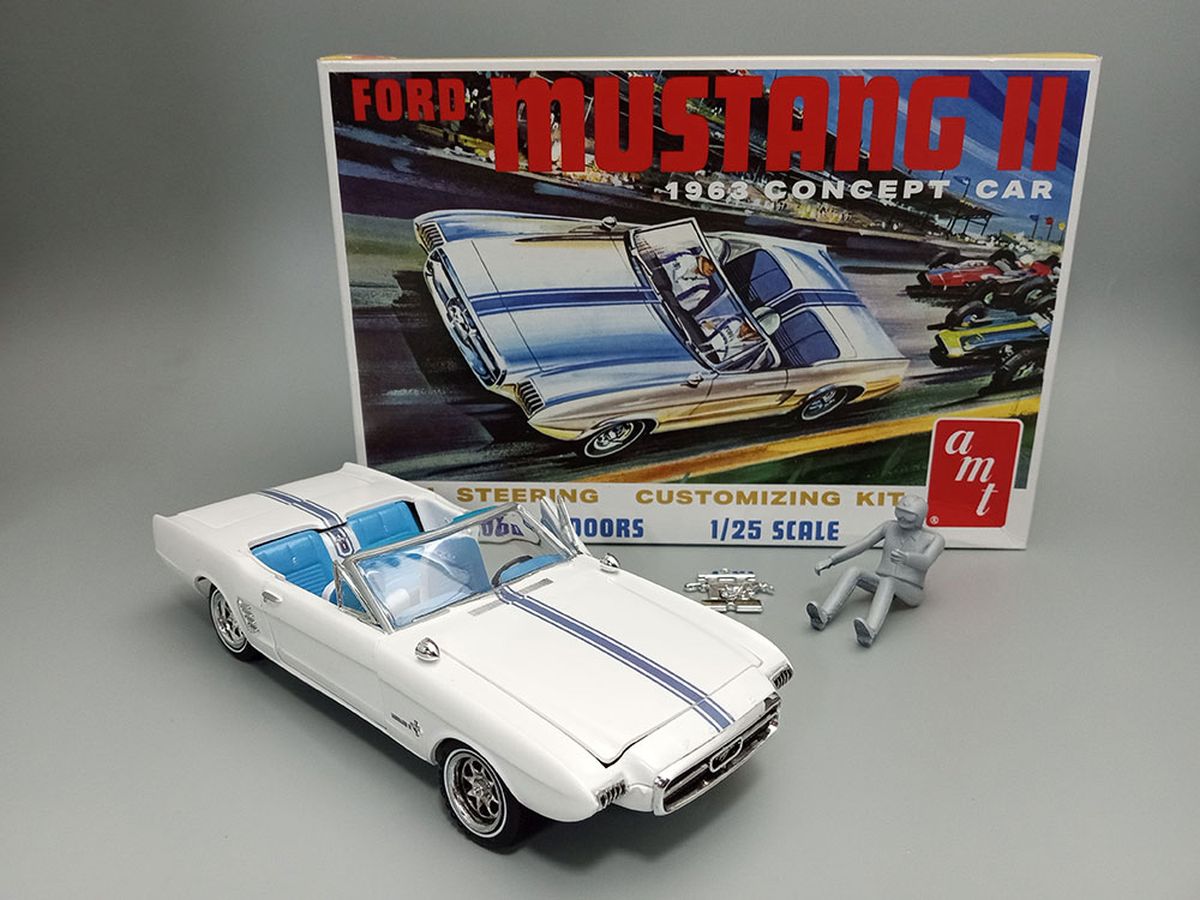 AMT Model Kits Other Models & More AMT 1963 Ford Mustang II Concept Car