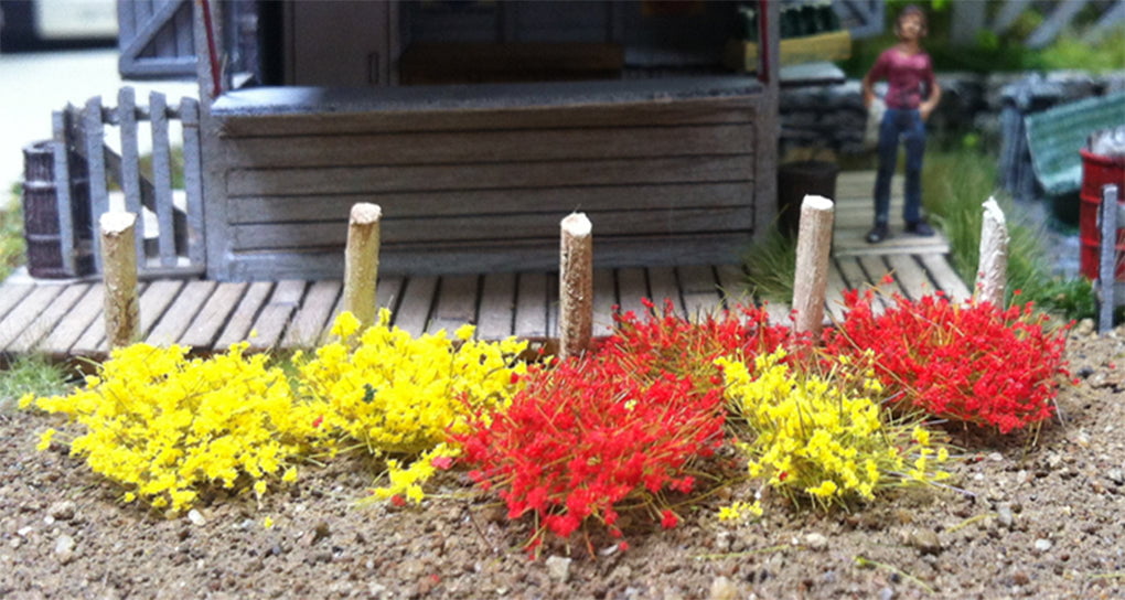 Bachmann Grass Tuft Bachmann SceneScapes 31034 Yellow & Red Grass Tufts 6mm / 1/4" (100 Pack)