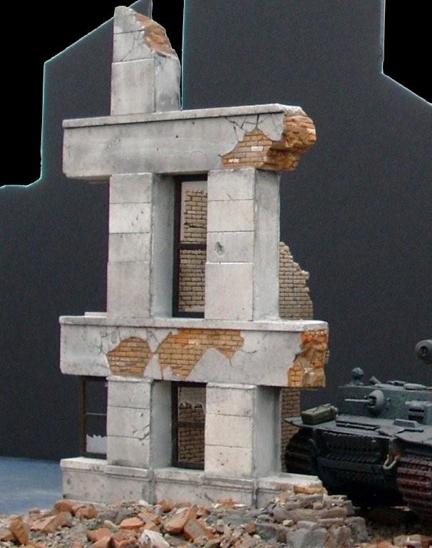 Dioramas Plus MILITARY MODEL Dioramas Plus 1/35 Ruined Small Concrete/Brick Building Kit