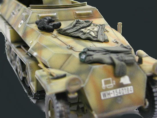 Dragon MILITARY MODEL Dragon 1/35 SdKfz 251 Ausf C Halftrack 1939-45 Re-Issue Kit