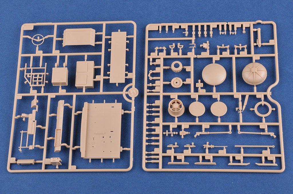 Hobby Boss MILITARY MODEL Hobby Boss 1/35 Russian BAZ-64022 w/5P85TE2 TEL S-400 Kit
