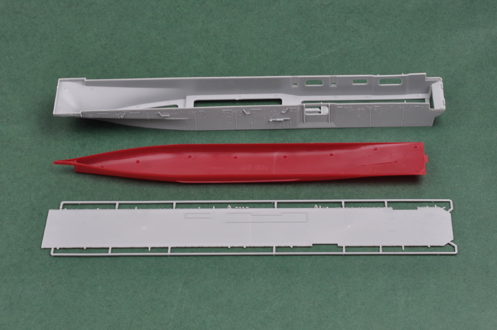 Hobby Boss MODEL SHIPS Hobby Boss 1/700 USS Essex LHD-2 Kit