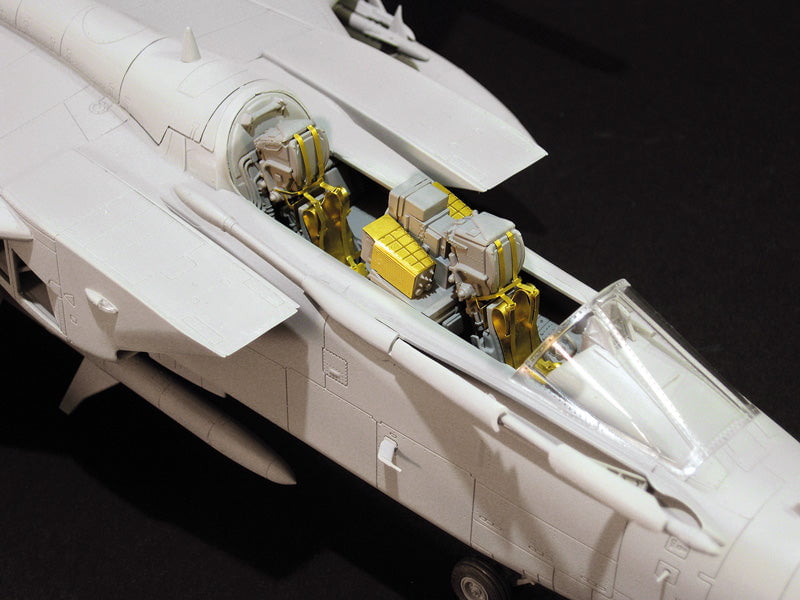Italeri MODEL AIRCRAFT Italeri 1/32 Tornado ECR Jet Aircraft Kit