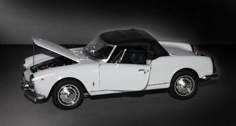 Italeri MODEL CARS Italeri 1/24 Alfa Romeo Giulietta Spider 1300 Car Kit