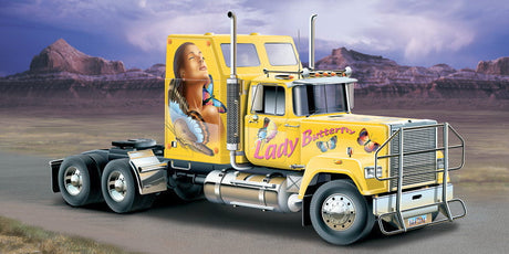 Italeri MODEL CARS Italeri 1/24 American Superliner Tractor Cab w/Sleeper Kit