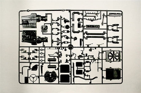 Italeri MODEL CARS Italeri 1/24 Freightliner FLC Tractor Cab Kit