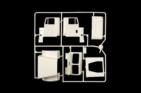 Italeri MODEL CARS Italeri 1/24 Freightliner FLC Tractor Cab Kit