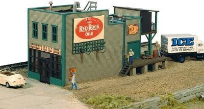 JL Innovative MODEL TRAINS JL Innovative Design HO McSoreleys Old Ale House Wooden Kit