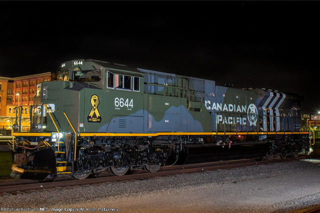 Kato Locomotives Kato N 1768540-DCC SD70ACu Diesel Locomotive, Canadian Pacific D-Day Military Heritage #6644 (DCC Equipped)