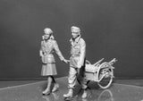 Master Box MILITARY MODEL Master Box Ltd 1/35 Children (2) w/Ammo Cart Heading to the Frontline Kit