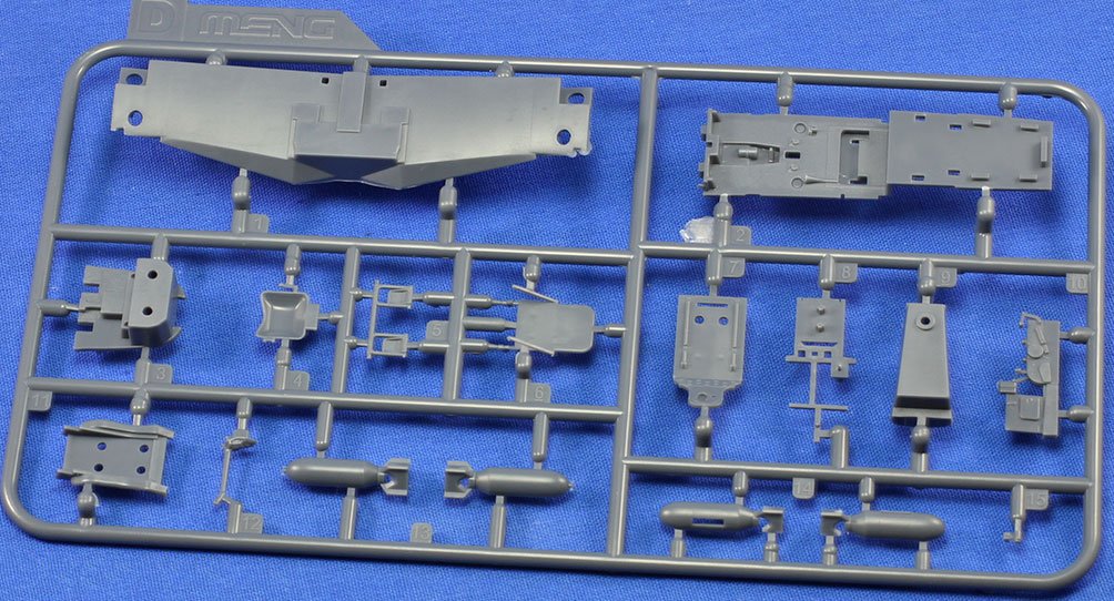 Meng MODEL AIRCRAFT Meng 1/48 P51D Mustang Yellow Nose Fighter Kit