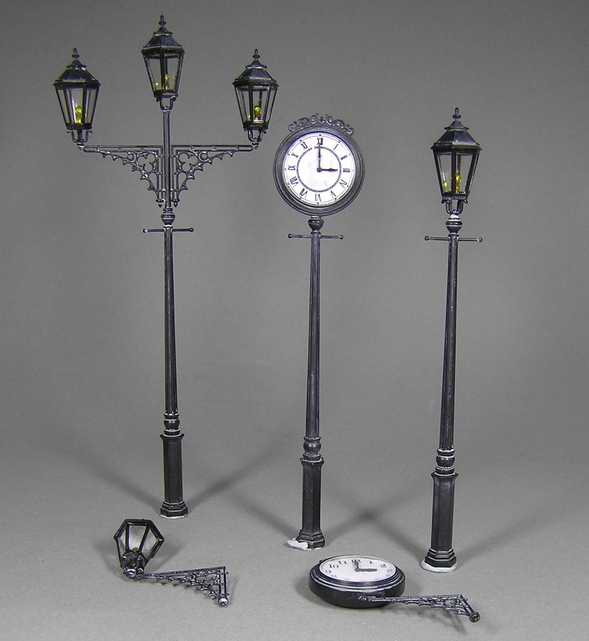 MiniArt 1/35 Scene Details MiniArt 35560 1/35 Street Lamps Clocks Model Kit