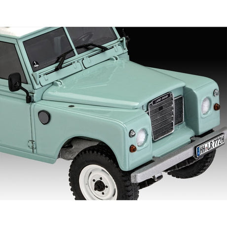 Revell-Monogram MODEL CARS Revell-Monogram 1/24 Land Rover Series III LWB Wagon w/Roof Rack (New Tool) Kit