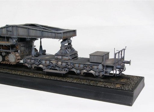 Trumpeter MILITARY MODEL Trumpeter 1/35 Morser Karl-Gerat 040/041 on Railway Transport Carrier Initial Version Kit