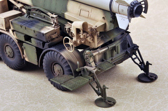 Trumpeter MILITARY MODEL Trumpeter 1/35 Russian 9P113 TEL Launcher w/9M21 Rocket of 9K52 Luna-M Kit (New Variant)