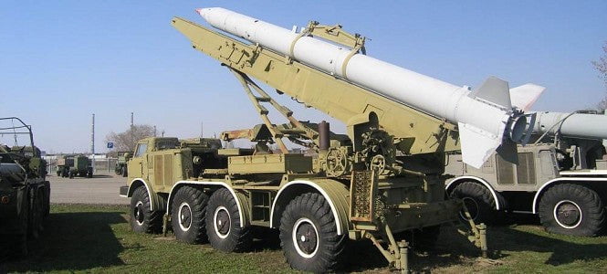 Trumpeter MILITARY MODEL Trumpeter 1/35 Russian 9P113 TEL Launcher w/9M21 Rocket of 9K52 Luna-M Kit (New Variant)