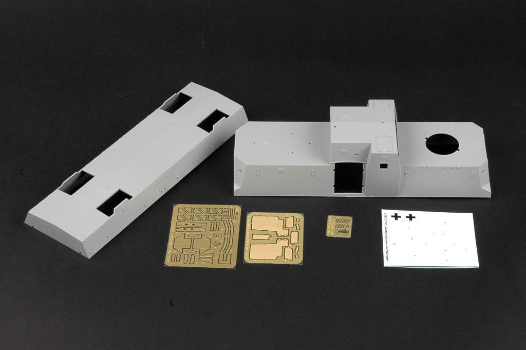 Trumpeter MILITARY MODEL Trumpeter 1/35 WWII German Army Kanonen & Flakwagen Armored Anti-Aircraft Railcar Kit