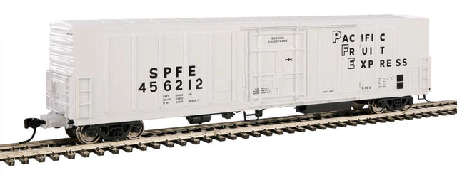 Walthers Walthers 910-3965 57' Mechanical Reefer - SP - Southern Pacific SPFE #456349 HO Scale