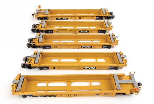 Walthers Walthers 910-55666 Thrall 5 Unit Rebuilt 40' Well Car TTX DTTX #741142 - black & white TTX logo HO Scale