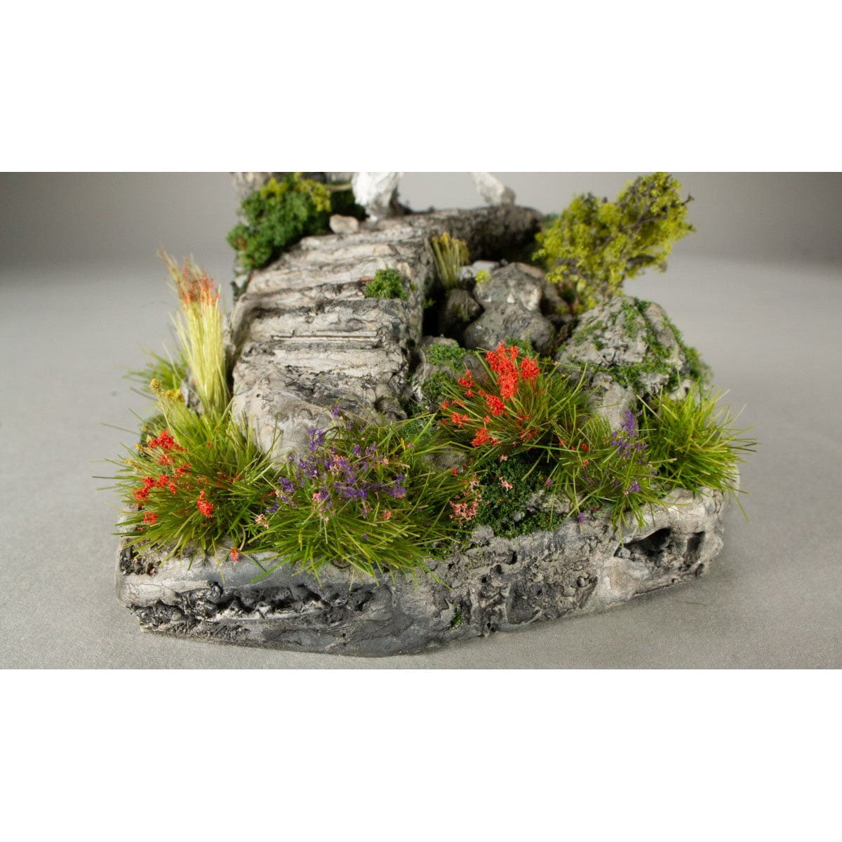 Woodland Scenics All Game Terrain Red Flowers