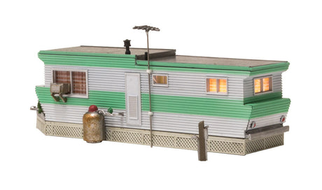 Woodland Scenics Woodland Scenics 5060 HO Scale  Grillin’ & Chillin’ Trailer Built and Ready