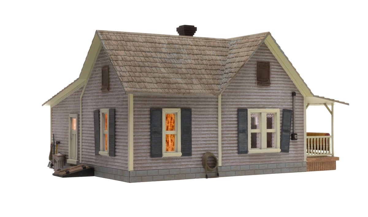 Woodland Scenics Woodland Scenics 5860 O Scale Old Homestead Built and Ready